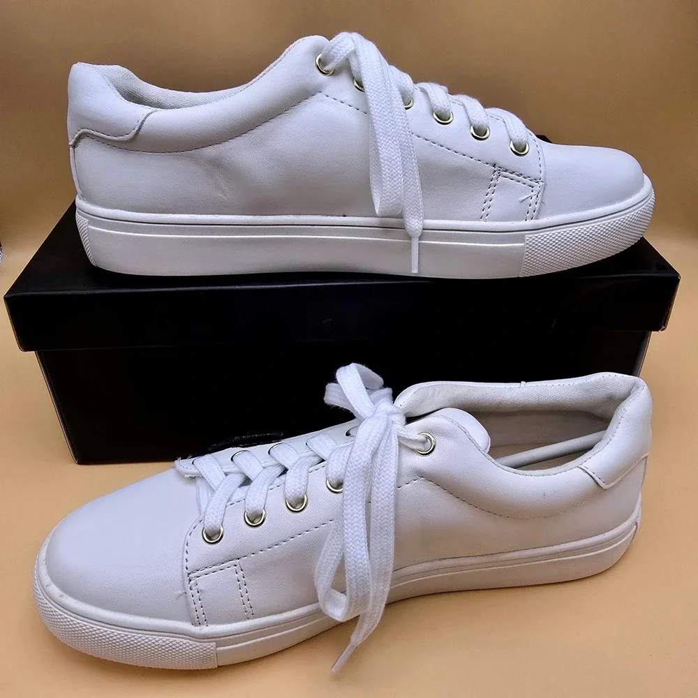 Nanette Lepore Wildflower‎ Sneakers Womens 8M White Embroidered Floral Butterfly